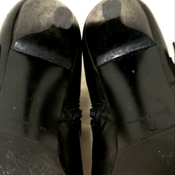 Guess Vintage Ankle Boots Black Pointed Toe Kitten Heel Gold Hardware Luxury S-9 - Picture 8 of 9